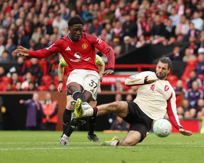 Manchester United seal Champions League return as Mainoo ends Liverpool comeback