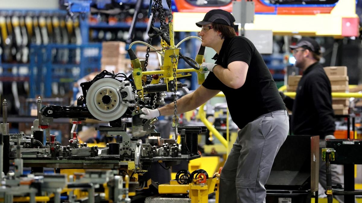 Nissan to close UK line and cut 900 European jobs