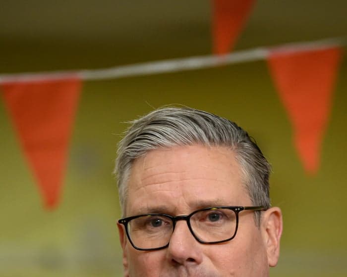 Starmer do të shpresojë se ai e ka shmangur sëpatën tani për tani – por këto zgjedhje e lënë Britaninë më të fragmentuar se kurrë | Jonathan Freedland