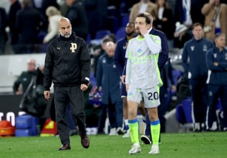 Guardiola frustrated as hopes of City taking Arsenal to wire left in critical condition | Jamie Jackson - foto 3