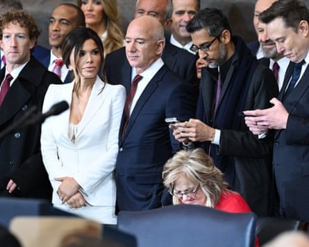 Is Jeff Bezos the real villain of The Devil Wears Prada 2? - foto 3