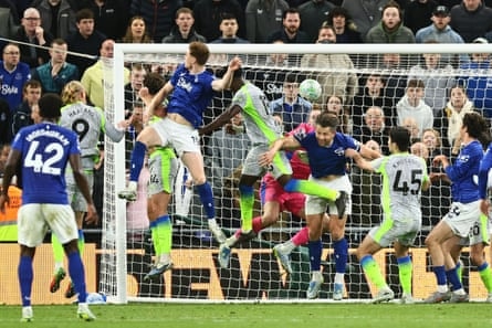 Manchester City’s wild draw at Everton hands Arsenal title edge despite late Doku strike - foto 3