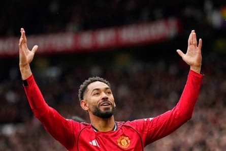 Manchester United seal Champions League return as Mainoo ends Liverpool comeback - foto 2