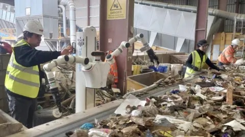 Robots move in as waste firms struggle to find staff - foto 3