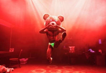 Tender review – modern masculinity laid bare in pumped-up strip club drama - foto 2