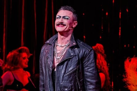 The Lost Boys and Schmigadoon! lead Tony nominations with Rose Byrne and Daniel Radcliffe in the race - foto 2