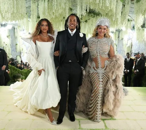 The most talked-about looks at this year's Met Gala  - foto 3