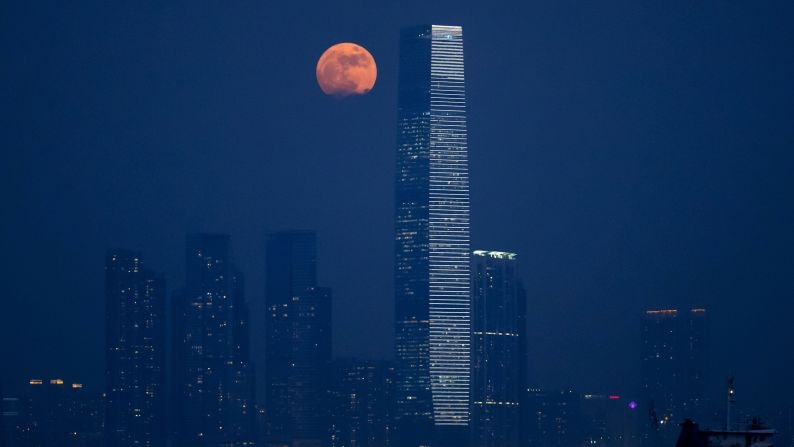 Brightest supermoon since 1948 - foto 2