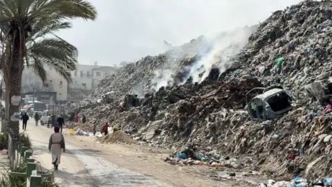 'If we sleep, they bite': Rats and weasels infest camps for displaced Gazans - foto 2