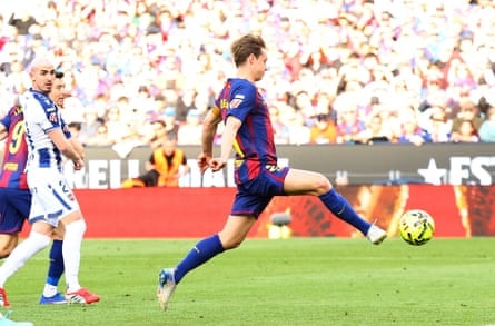 ‘Of course, it crossed my mind’: Frenkie de Jong on refusing to leave Barcelona and his World Cup pain - foto 2